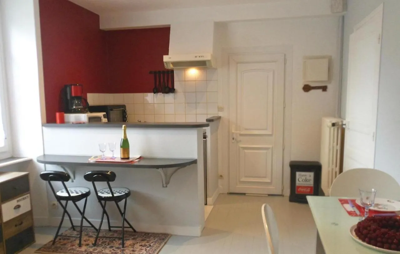 Cozy Apartment In Vilde-La-Marine With Kitchen Vildé la Marine